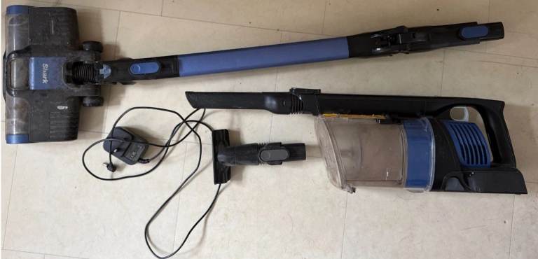 Shark IZ202UKT Cordless Vacuum Cleaner 