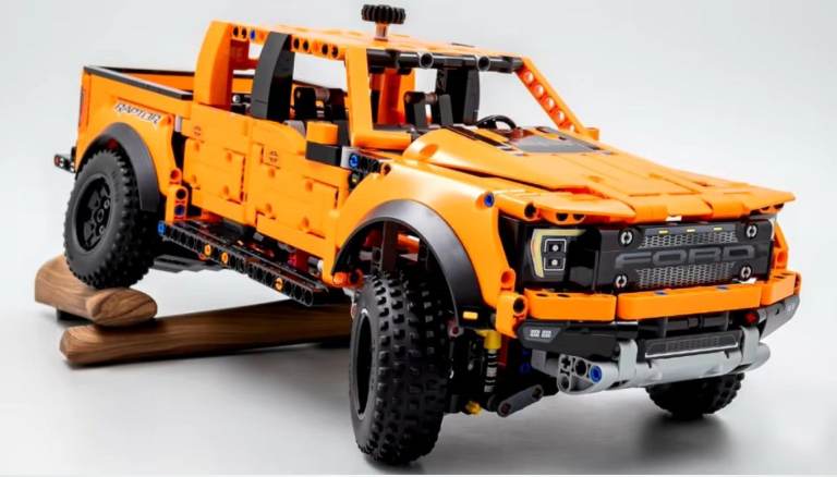 Ford Raptor F-150 pick up truck building blocks 