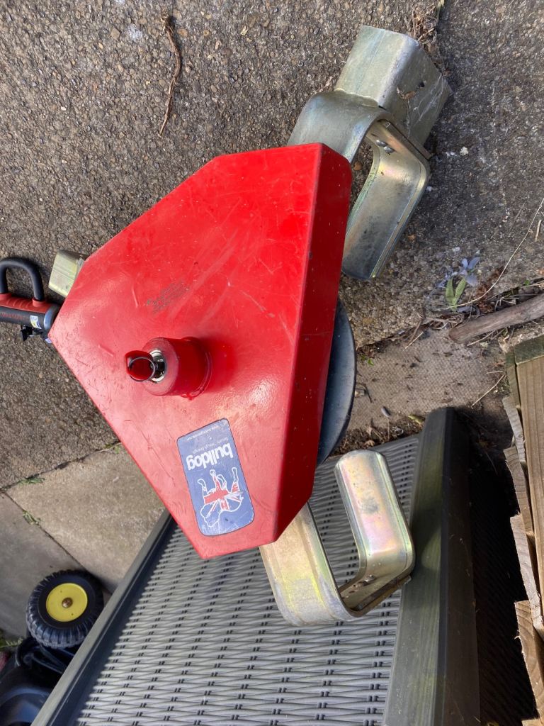 Bulldog wheel clamp 
