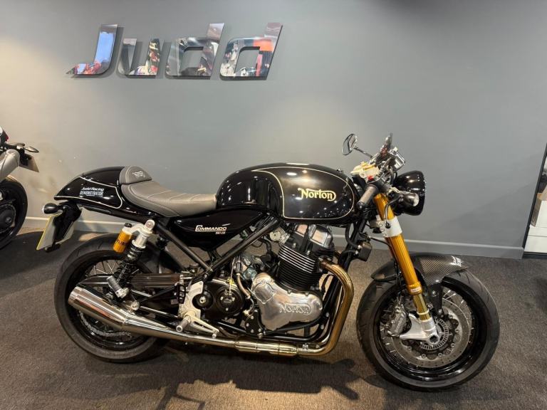 NORTON COMMANDO 961CR