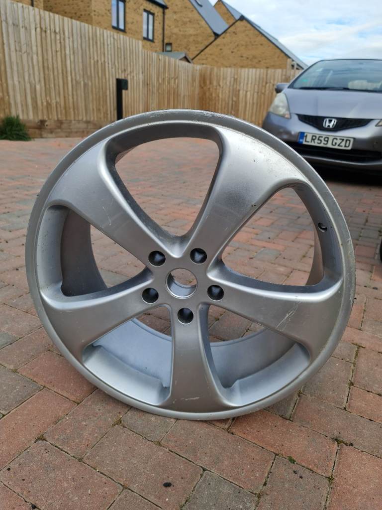 Alessio 22 inch alloy rim