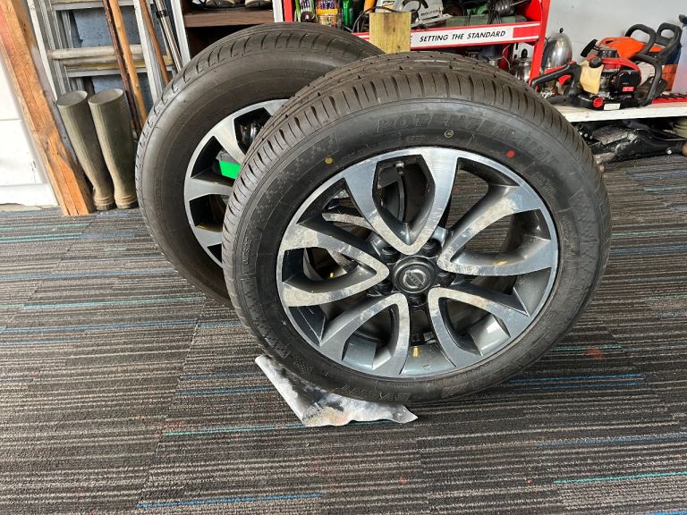 2 Nissan juke wheels 