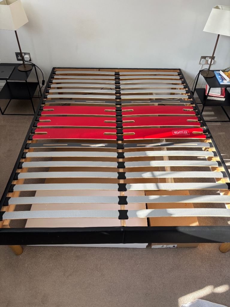 FREE 140 x 190 cm slatted bed base in perfect condition 