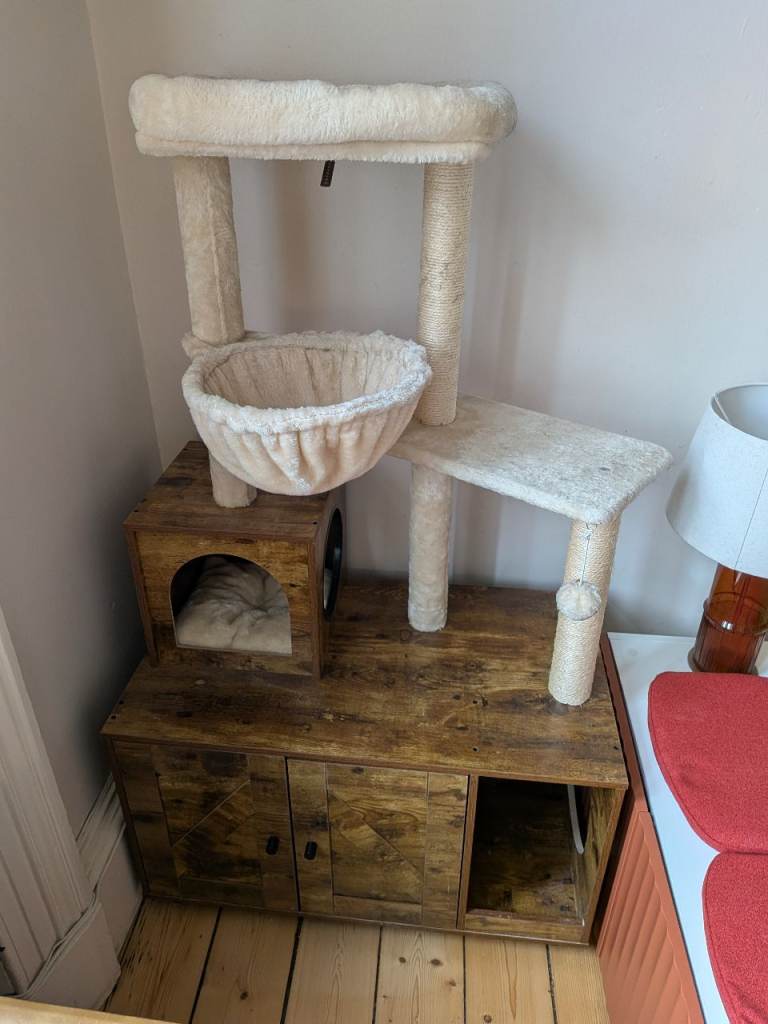Litter box furniture with cat tree