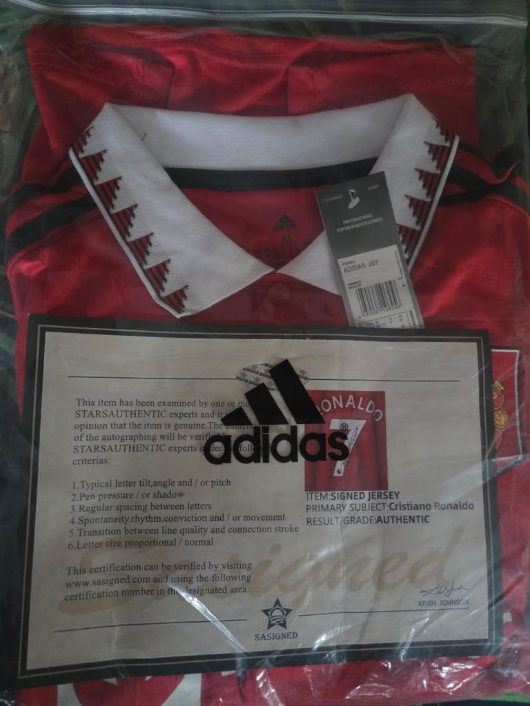 Signed Manchester United 22-23 Ronaldo shirt. 