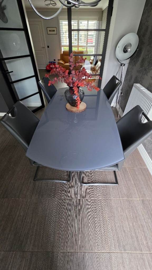 Dinning Room Table Set (Designer Rooms)