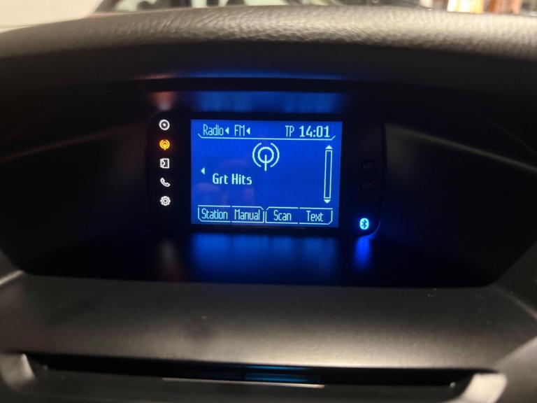 2011 Ford Focus 1.6 125 Zetec 5dr HATCHBACK PETROL Manual