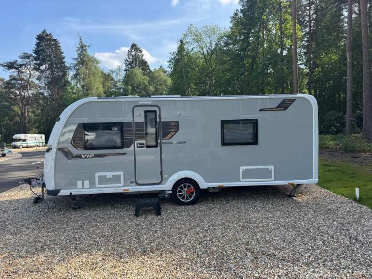 Coachman VIP 565 – 2020 Model – Outstanding Condition