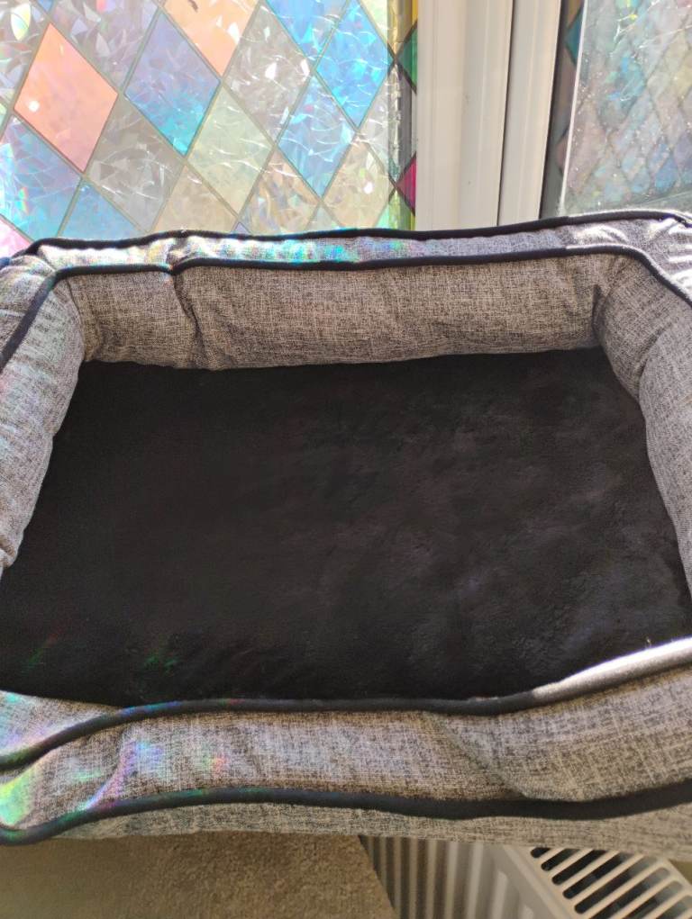 Pet bed (never used)