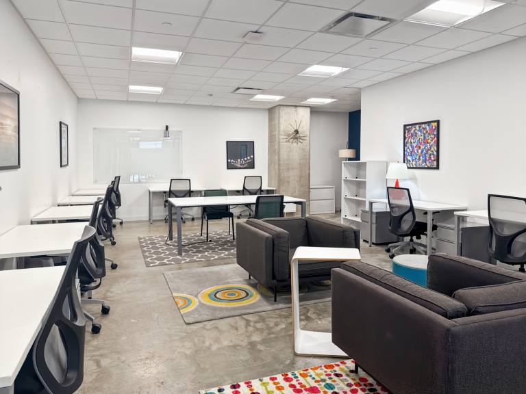 Haywards Heath - RH16 1UA \ Fully Furnished Office with 5 Desks