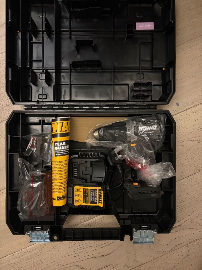 DEWALT F1 MCLAREN drill 