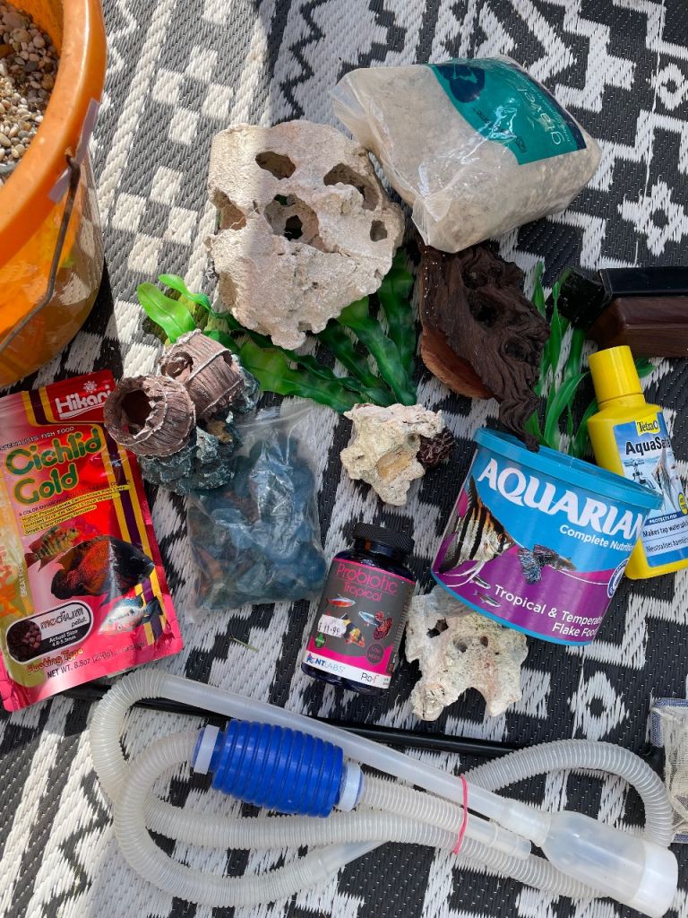 Aquarium Starter Pack: Gravel, Decor, Food & Cleaning Gear – Good Condition