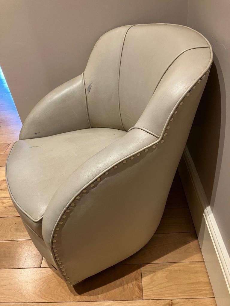 Cream Leather Armchair with Piping – H 73cm, Sturdy