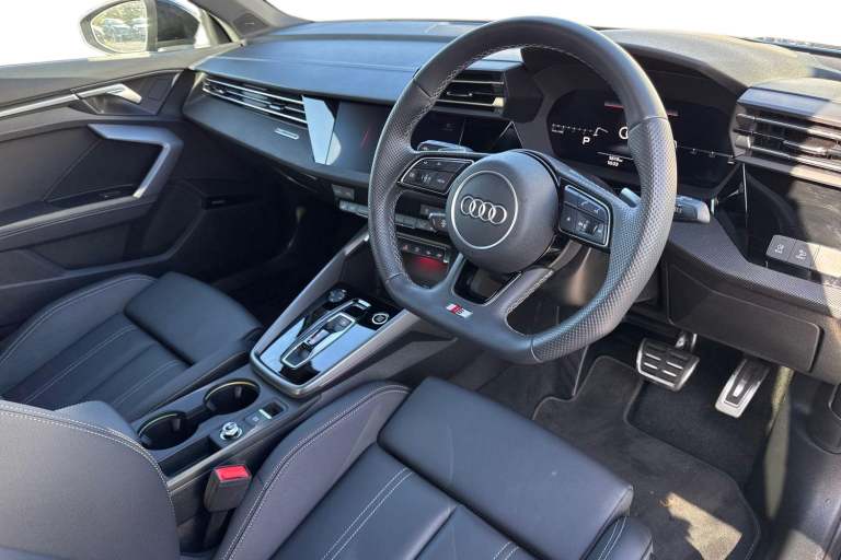 2025 Audi A3 Black Edition 35 TFSI  150 PS S tronic SUV PETROL Automatic
