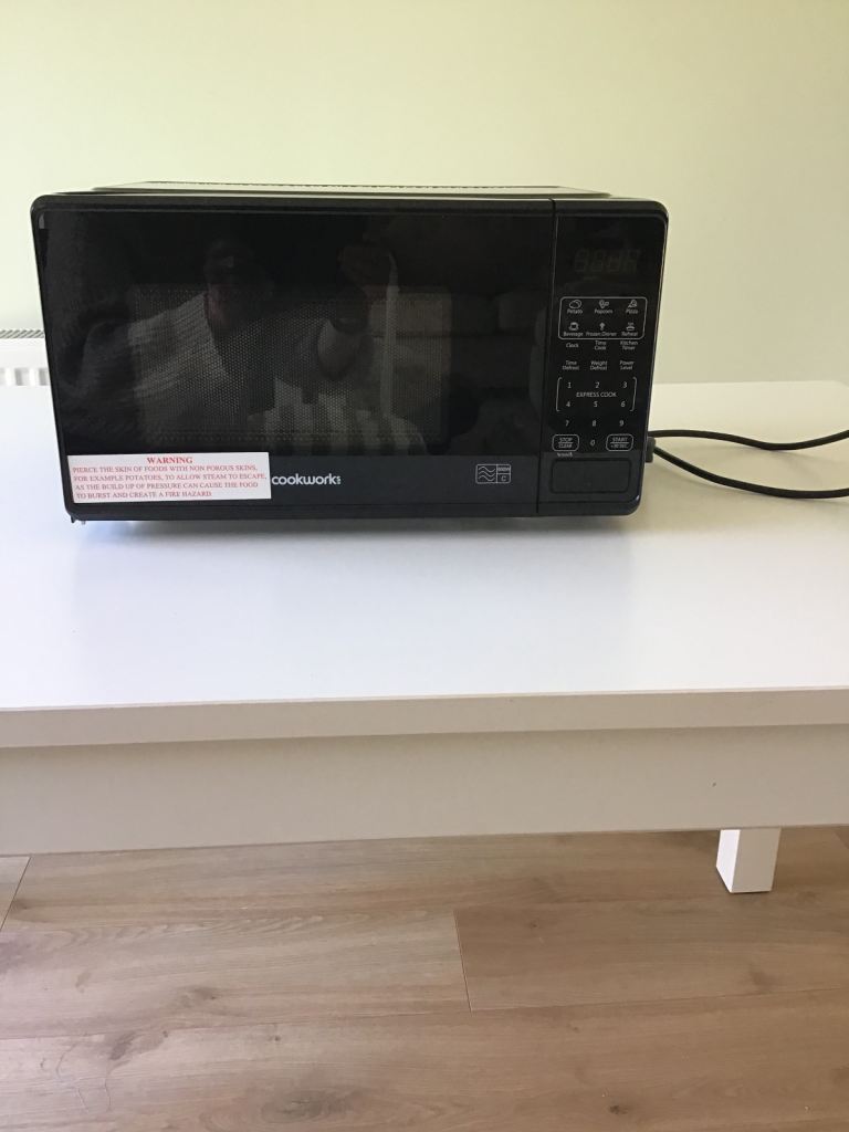 Cookworks Black Microwave Oven – Good Condition