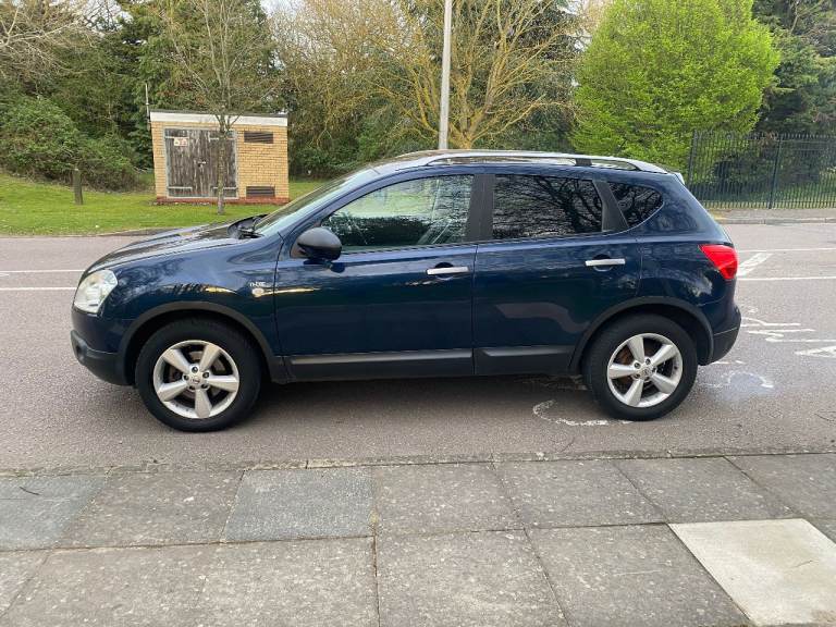 This 2009 Nissan Qashqai dCi diesel , leather seats. rev camera. satnav, long mot.
