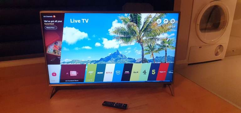 FREE LOCAL DELIVERY PREIMUM LG 43 INCH UHD HDR 4K SMART TV + REMOTE £120  NO OFFERS THANKS !