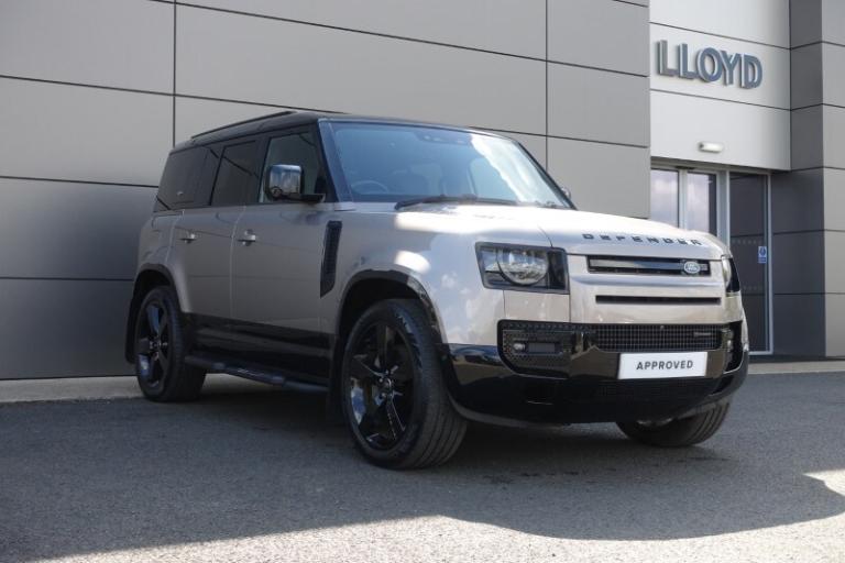 LAND ROVER DEFENDER 3.0 D300 X-Dynamic HSE 110 5dr Auto