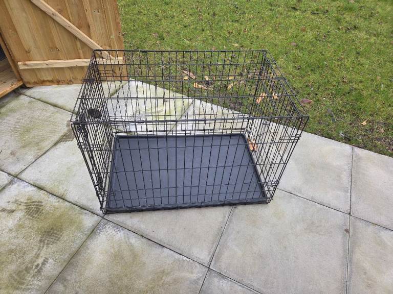Medium dog cage 