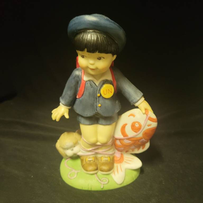 Vintage "Taro from Japan" The U.N Children (1978) The Franklin Mint Figure (l)