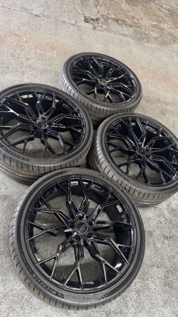 22” Judd JSF1 alloy wheels 5x112 + 285/30/22 Michelin PS4S tyres