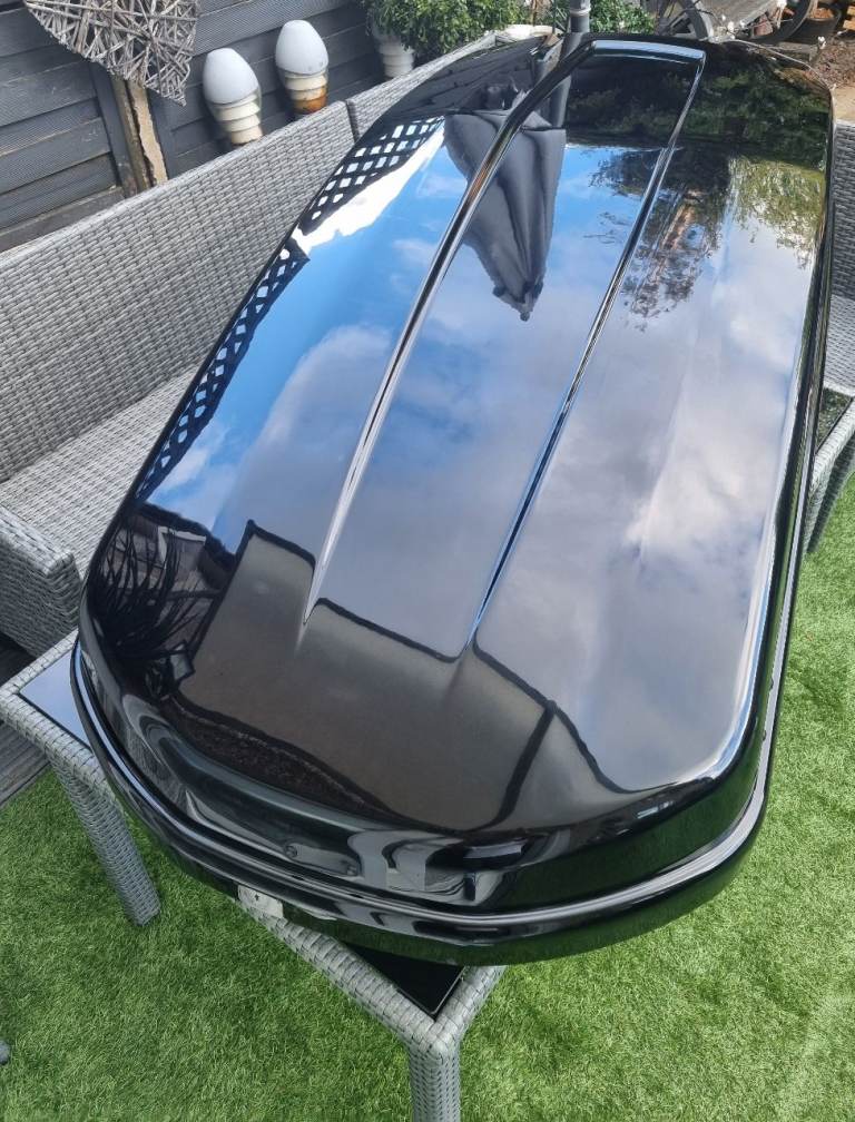 Roof box 470l with 2 keys