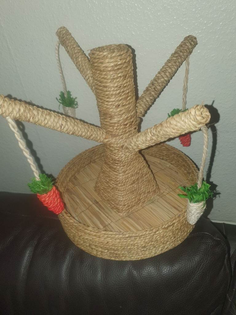 Rabbit Anti Boredom Tree , New , Never Used , Food in Tray & Nibble On Carrots , Clean. 