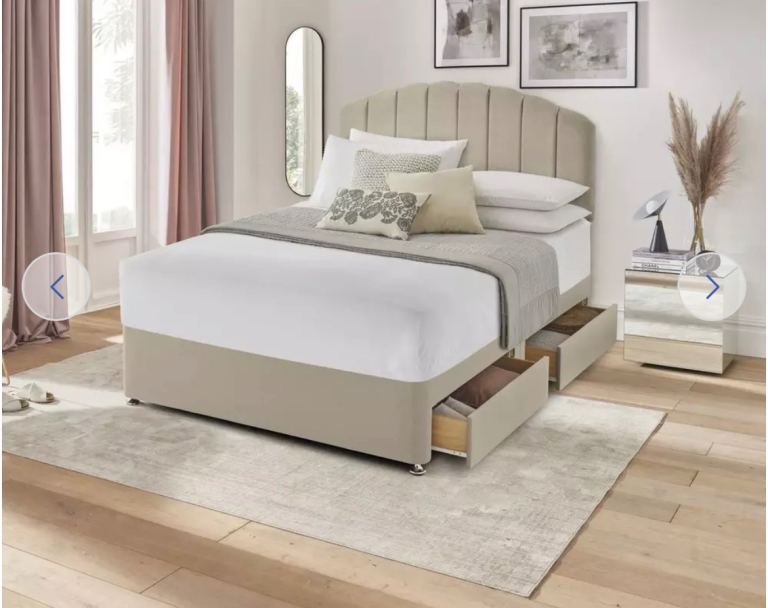 4 x Storage drawers Double bed + matress