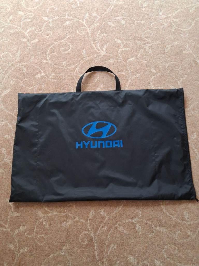 Privacy shades for Hyundai i30 estate car