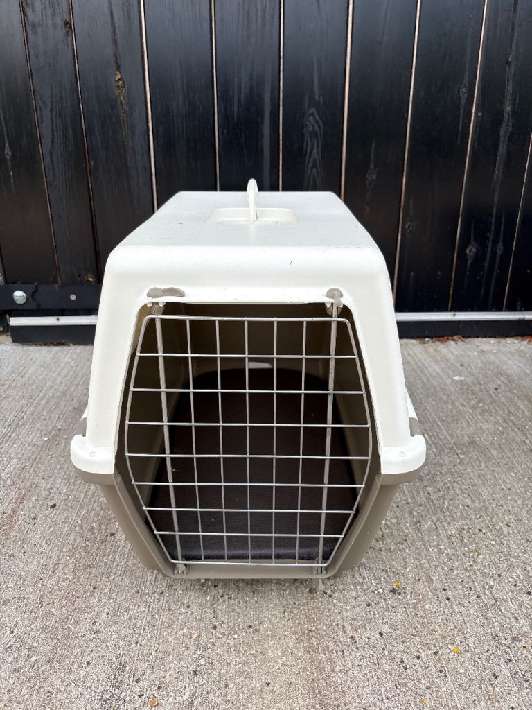 Large cat carrier