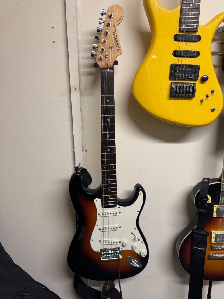 Hohner Arbor Series Strat Style Tobacco Burst Electric Guitar 4/4 Right Handed