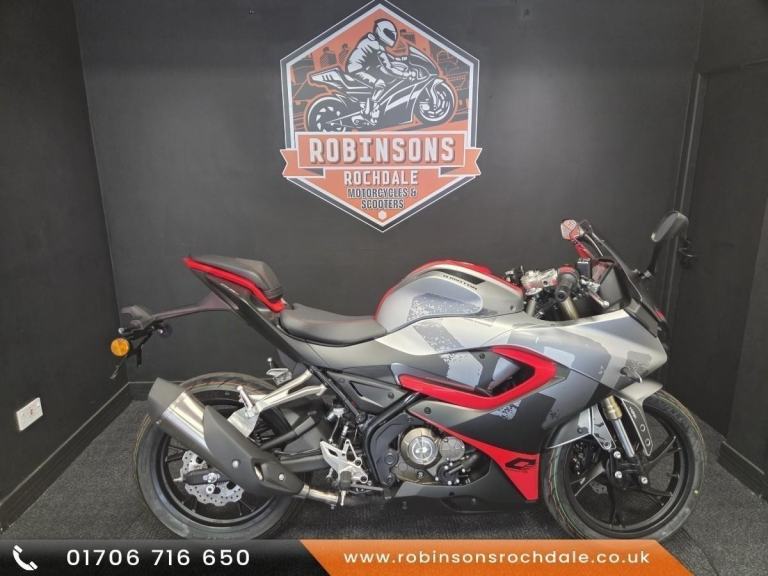 The New QJ Motor SRK125 r, great looking leraner legal sports 125