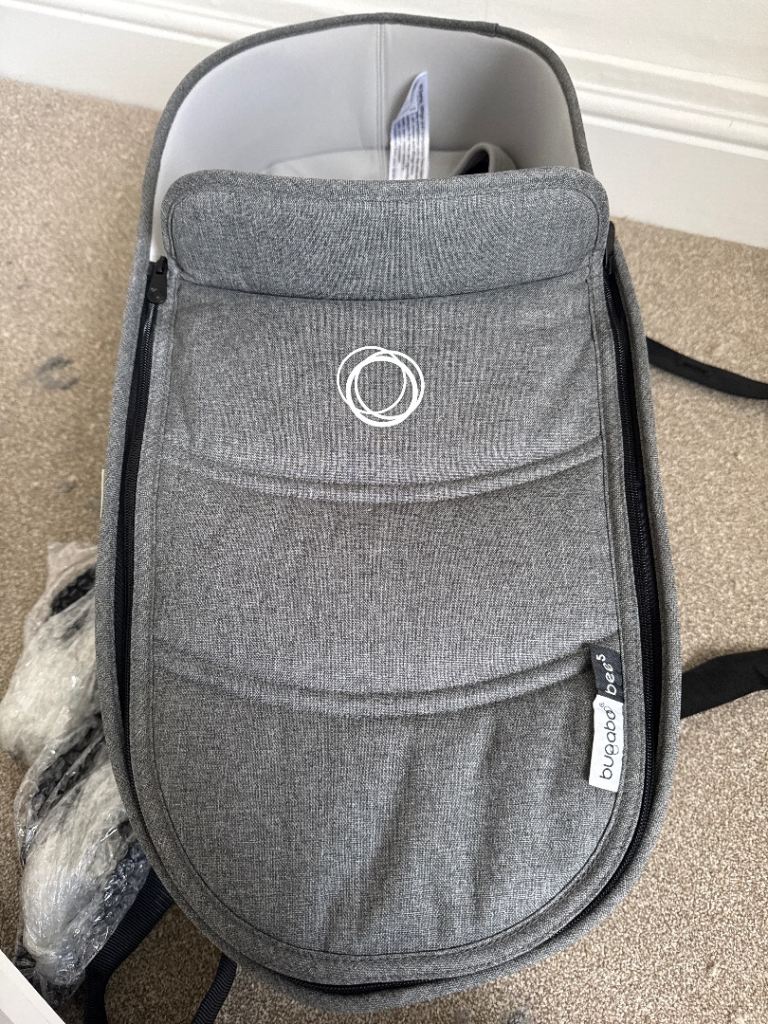 Bugaboo Bee Carrycot / Bassinet – Grey – UNUSED
