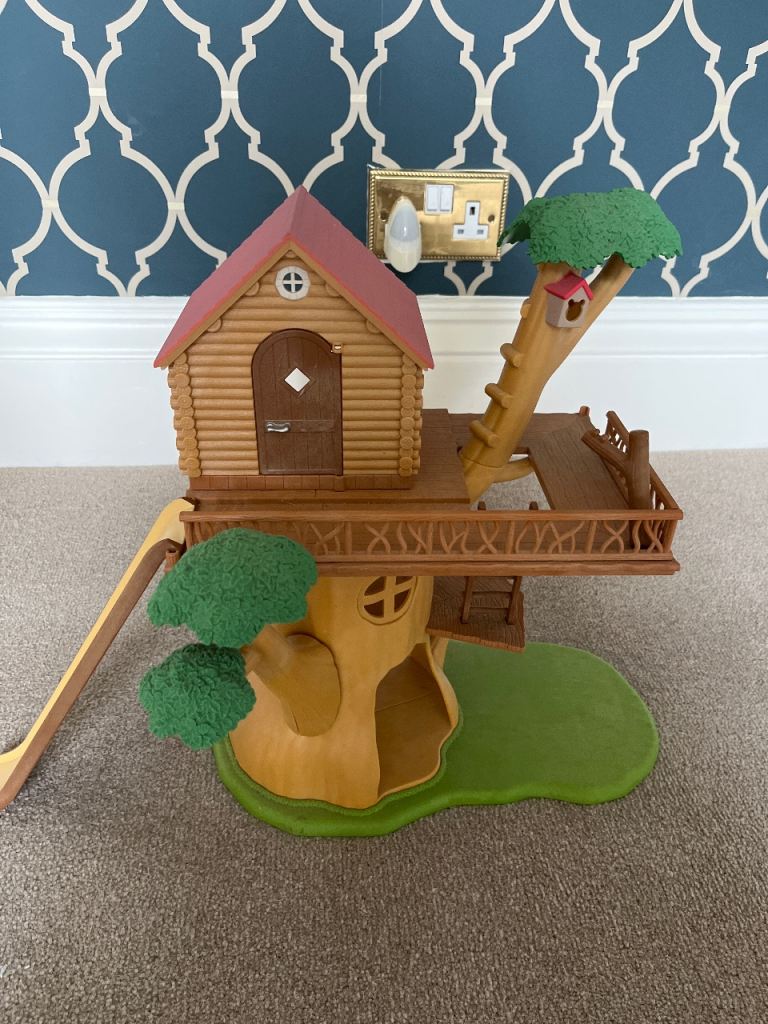 Sylvanian Families Adventure Tree House – Good Condition