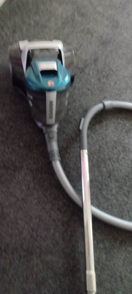 Hoover cylinder compact vacuum
