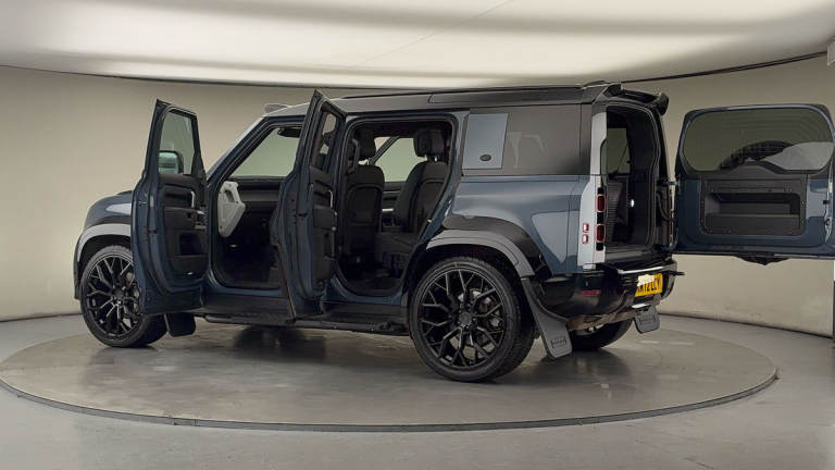2022 Land Rover Defender 110 3.0 D300 MHEV X-Dynamic HSE SUV 5dr Diesel Auto 4WD Euro 6 (s/s) (30...