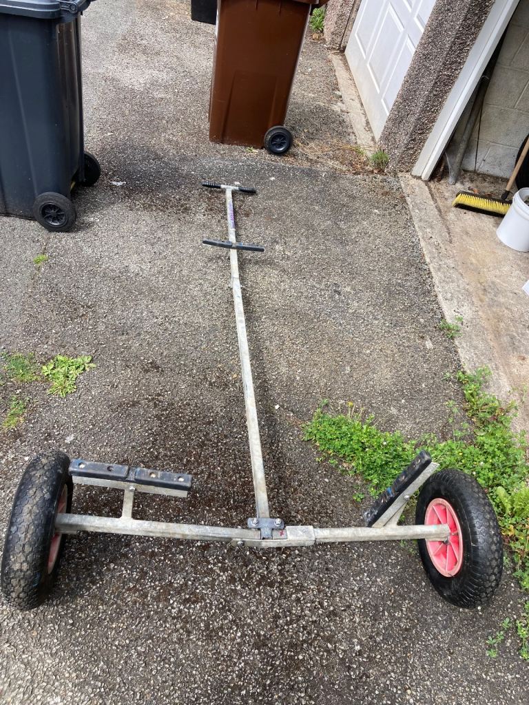 Boat launching trolley / trailer 