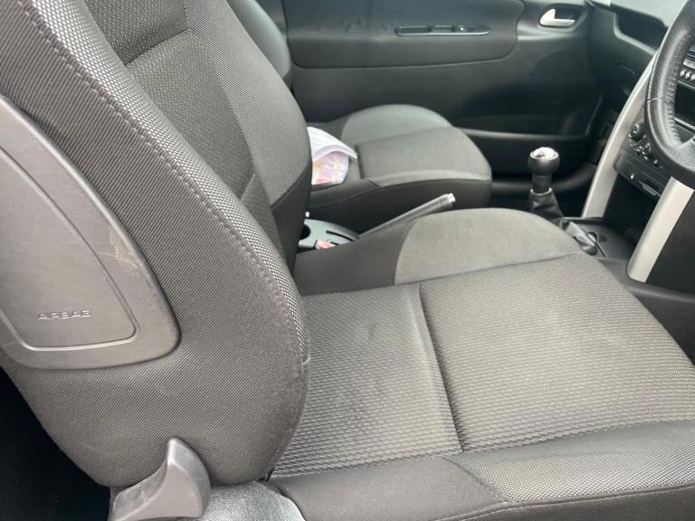 PEUGEOT 207 1.4 ENVY 11 REG BLUE 3 DOOR MOT JANUARY 6TH 2026 LOW INSURANCE 45+MPG