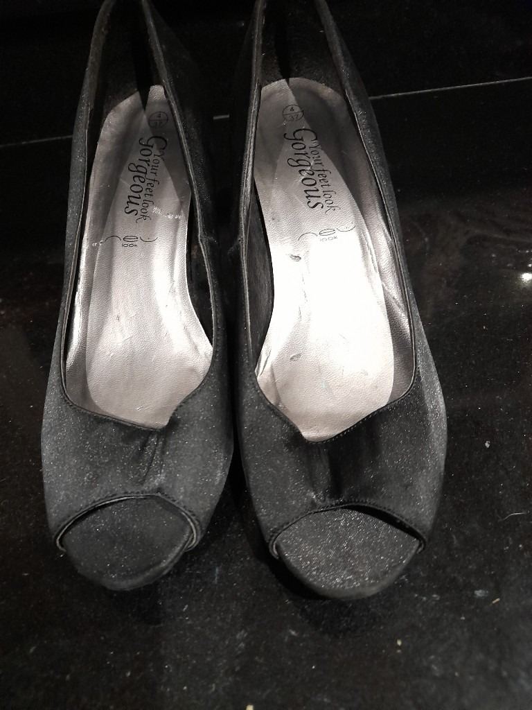 image for Ladies Size 4 Black Heeled Shoes