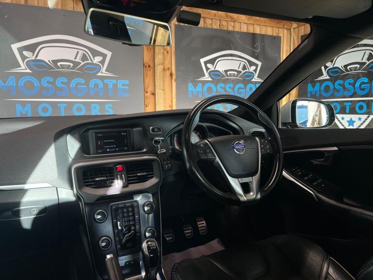 2015 Volvo V40 D2 R DESIGN 5dr HATCHBACK DIESEL Manual