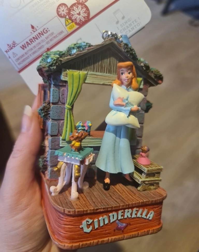 Cinderella Disney Store Singing Musical Hanging Christmas Tree Decoration Ormanent Rare Brand New