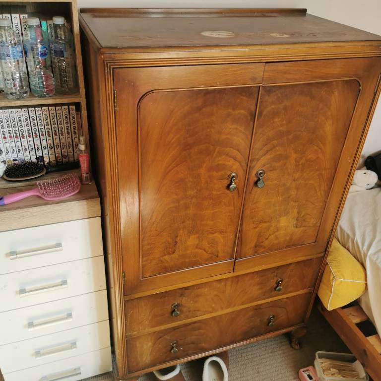 Free Cabinet 85 x 137 x 46cm