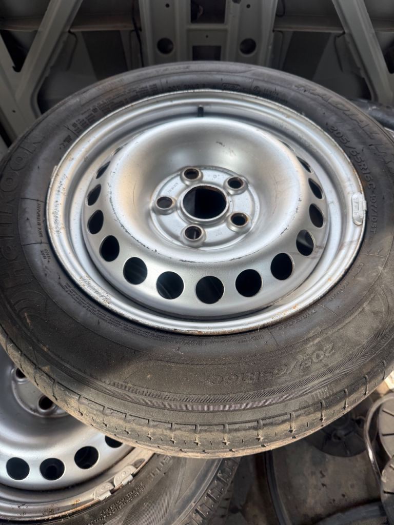 T6.1 wheels and tyres 