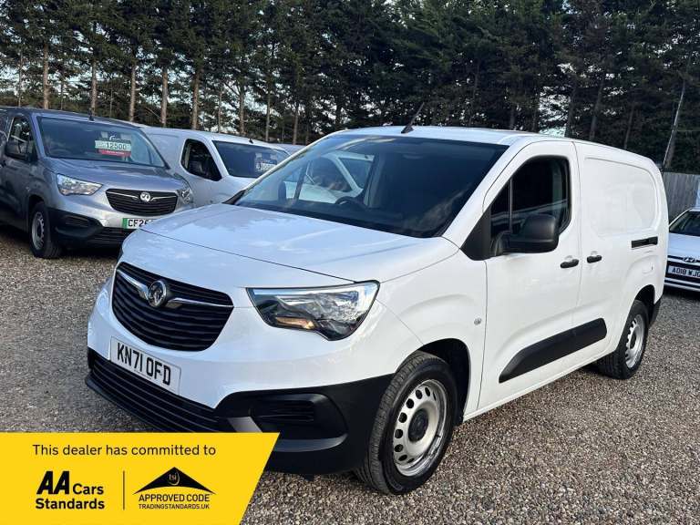 2021 Vauxhall Combo 1.5 Turbo D 2300 Edition L2 H1 Euro 6 4dr PANEL VAN Diesel Manual