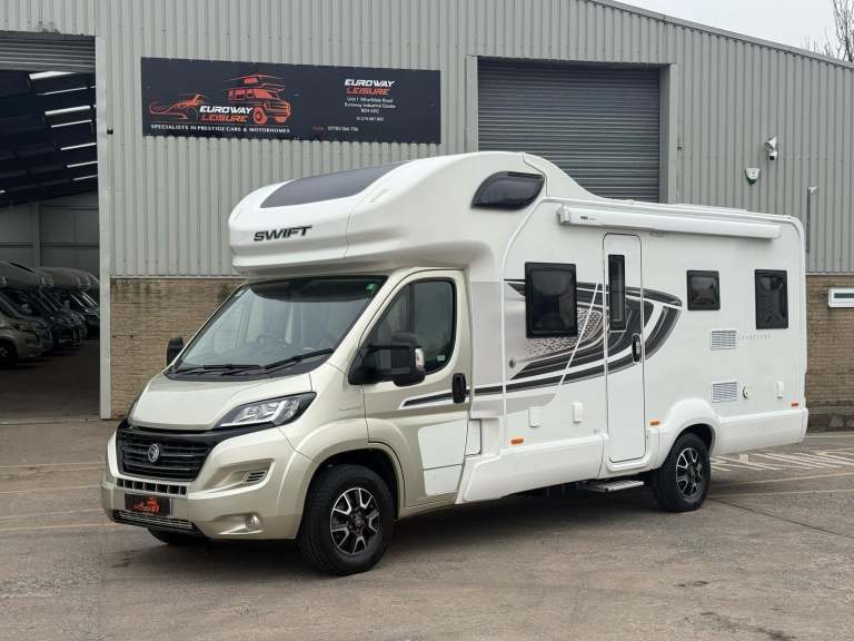 image for 2021 Fiat SWIFT CHAMPAGNE 486 6 BERTH MOTORHOME WITH 6 SEATBELTS