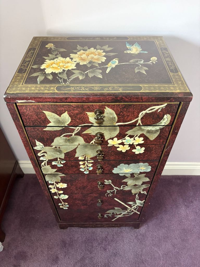 Set of Chinoise jewellery cabinet & small cupboard