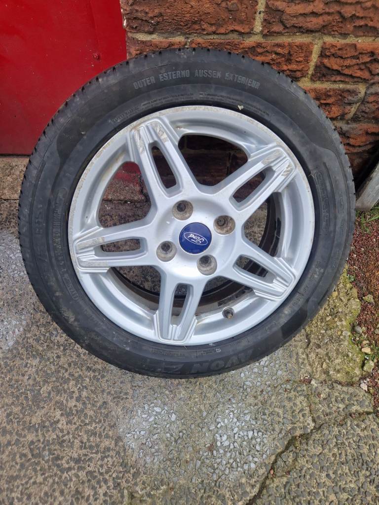 15 inch ford fiesta alloy wheel  195 55 15