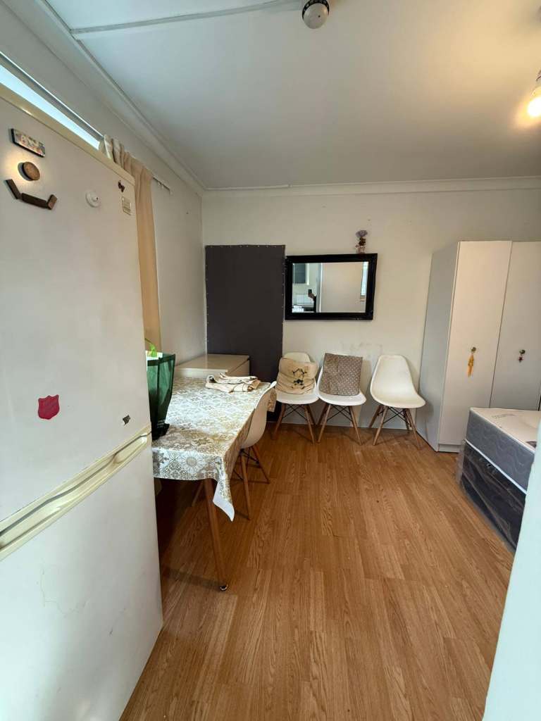 BEAUTIFUL STUDIO FLAT FOR RENT IN ISLEWORTH