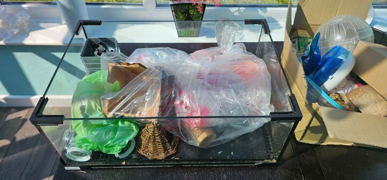 Hamster cage & accessories 