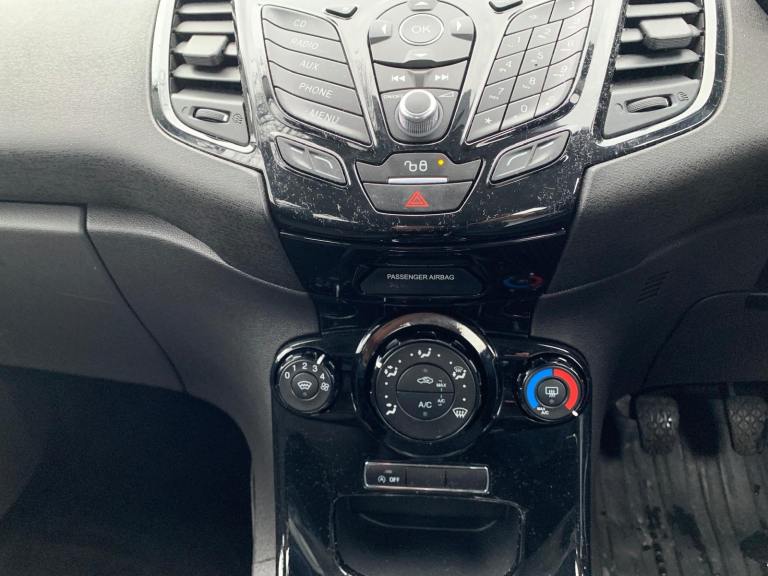 Ford, FIESTA, Hatchback, 2015, Manual, 998 (cc), 5 doors